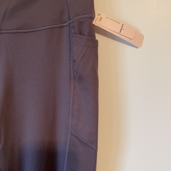 NWT Victoria’s Secret Incredible Essential Legging - Picture 7 of 16